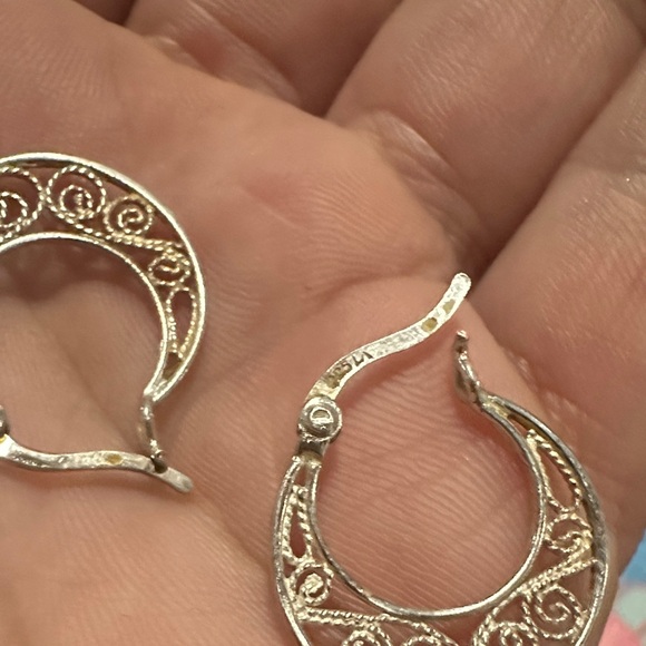 925 Filigree Silver Hoop Earrings - Picture 2 of 2